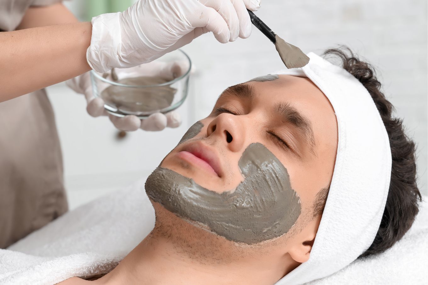 el mejor kit de skincare para hombre en La Peau. Diseña una rutina facial para hombre minimalista con el kit de Eucerin, Cetaphil y Medihealth.